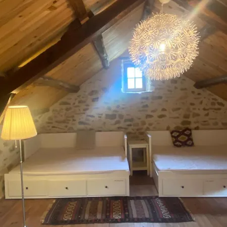Dourbias, Rural In Stunning Setting