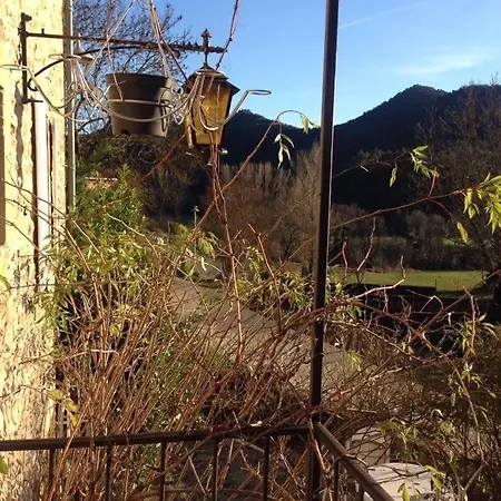 Dourbias, Rural In Stunning Setting Semesterbostad *